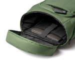 Sac à dos rembourré en polyester recyclé avec ouverture par le haut 15'' couleur vert foncé vue détaillée 3