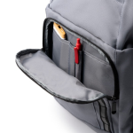 Sac à dos pour ordinateur en plastique recyclé avec bandes réfléchissantes 15” couleur gris vue détaillée 1