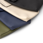 Sac bandoulière en cuir synthétique avec doublure intérieure et fermeture velcro couleur vert foncé vue détaillée 3
