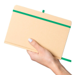 Carnet A5 kraft rigide avec élastique et pages lignées couleur vert troisième vue
