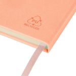 Carnet A5 en PU recyclé avec marque-page et pages lignées couleur rose troisième vue