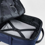 Sac à dos cabine en plastique recyclé résistant à l’eau de 17” couleur bleu marine deuxième vue detaillée