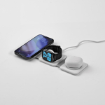 Chargeur sans fil 3 en 1 avec USB-C et charge rapide magnétique 15W couleur blanc troisième vue