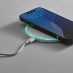 Chargeur sans fil magnétique en plastique recyclé avec USB-C et 15 W couleur blanc vue détaillée
