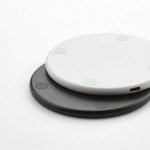 Chargeur sans fil magnétique en plastique recyclé avec USB-C et 15 W vue détaillée