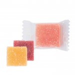 Bonbons gélifiés aux fruits dans un emballage individuel couleur transparent
