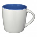 Tasse avec extérieur blanc et intérieur coloré couleur bleu