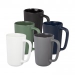 Grand mug en céramique avec finition mate couleur vert deuxième vue en couleurs