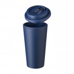 Mug en plastique avec couvercle à vis et ouverture 475ml couleur bleu marine troisième vue