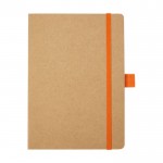 Carnet en papier recyclé avec porte-stylo A5 pages lignées couleur orange deuxième vue frontale