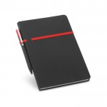 Carnet A5 avec élastique coloré horizontal et stylo couleur rouge