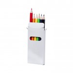 Boîte avec des crayons de couleurs 