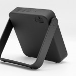 Haut-parleur portable étanche en matériaux recyclés couleur noir troisième vue