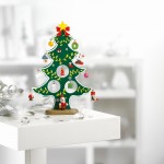 Petit sapin de Noël en bois avec ornements couleur vert image d'ambiance principale