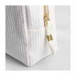 Trousse en coton gaufré zippée à tirette dorée 240 g/m² couleur blanc quatrième vue