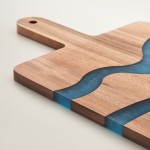 Tabla de servir de madera de acacia con detalle azul de resina epoxi couleur bois cinquième vue photographique