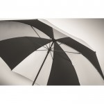 Parapluie manuel en pongé réfléchissant à poignée droite 30” couleur noir troisième vue photographique