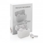 Écouteurs sans fil haut de gamme couleur blanc vue dans une boîte