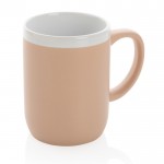 Tasse en céramique avec bord blanc couleur marron