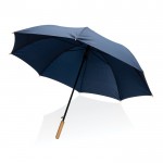 Parapluie recyclé avec manche en bambou couleur bleu marine quatrième vue