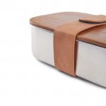 Lunch box en inox recyclé à couvercle en bois et fermoir couleur argenté quatrième vue