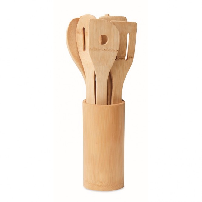 Ensemble avec cuillères et spatules en bois couleur bois