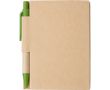 Bloc-notes en carton avec stylo à encre noire et feuilles lignées couleur vert clair