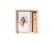 Set de cartes à jouer et dés dans une boîte coulissante en bois couleur bois clair