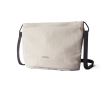 Sac bandoulière spacieux en RPET avec poignée réglable 3,5L Bellroy couleur beige