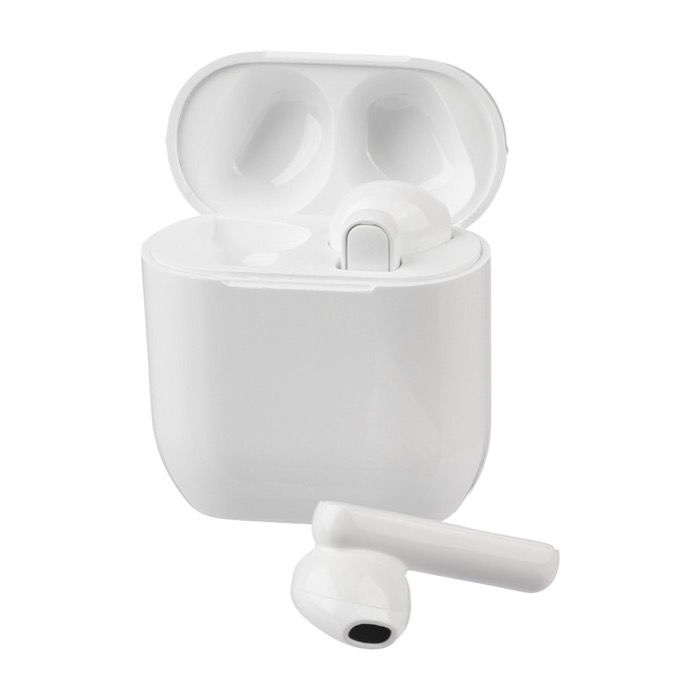 Écouteurs présentés dans une boîte assortie avec chargeur USB-C