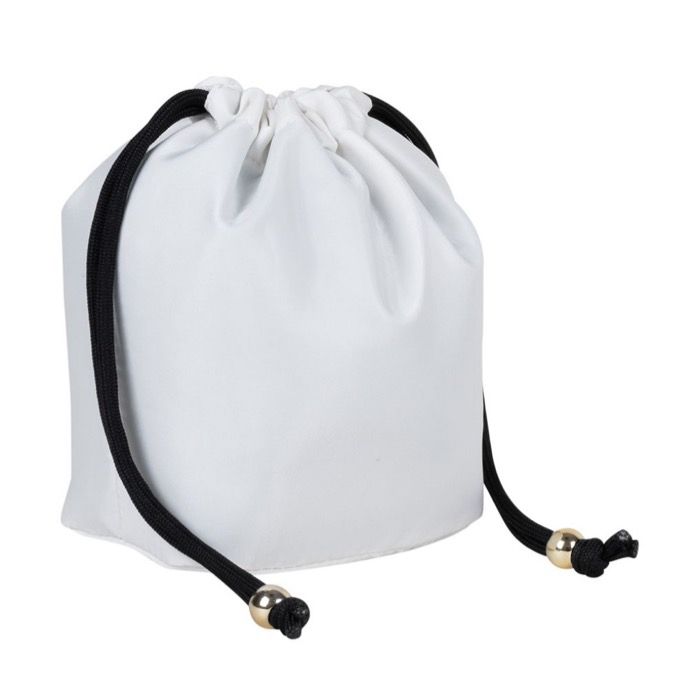 Petit sac en nylon avec fermeture élégante à cordon noir