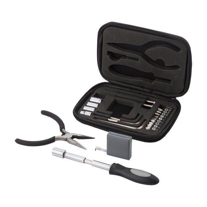 Jeu d'outils dans un étui en cuir synthétique