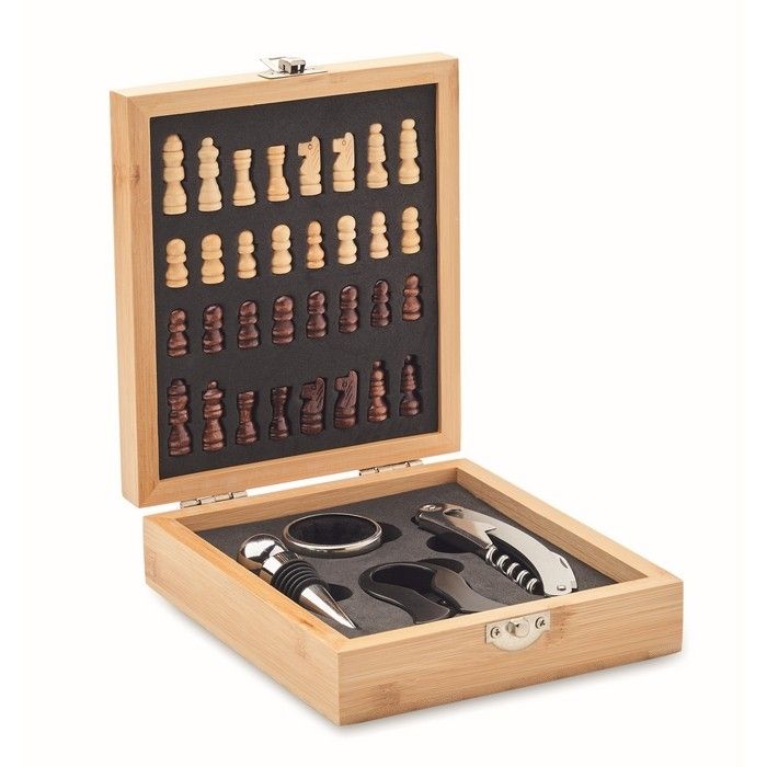 Coffret en bambou comprenant un petit jeu d'échecs et un set de vin