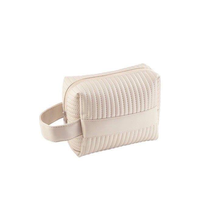 Pochette en matériaux recyclés avec doublure et poignée latérale.