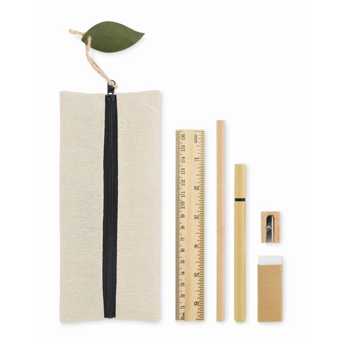 Set d’écriture dans une pochette en jute avec plusieurs fournitures scolaires
