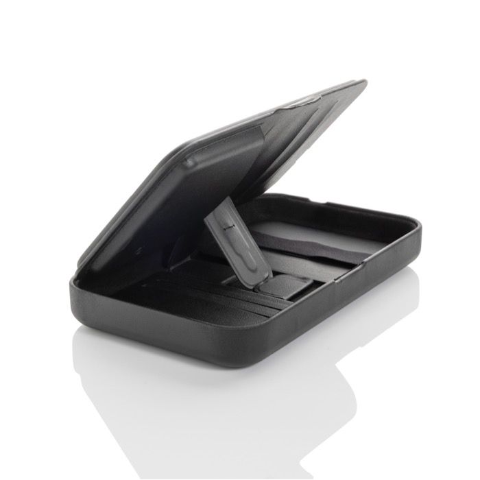 Étui de voyage en matériaux recyclés avec charge 3 en 1