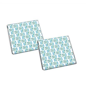 Carré de chocolat blanc 36 % ou noir 54 % emballage argenté