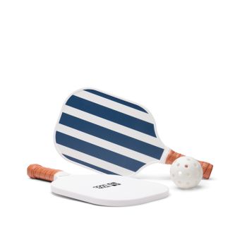 Jeu de pickleball avec raquettes en bois et balle