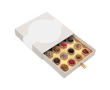 Coffret de 16 truffes décorées et fourrées, goûts variés couleur blanc