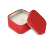 Bougie en cire végétale avec parfum vanille dans un pot en métal carré couleur rouge