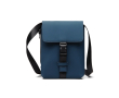 Sac à bandoulière urbain recyclé au design léger avec accès latéral couleur bleu marine