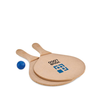 Beach tennis avec deux raquettes et balle avec zone d'impression