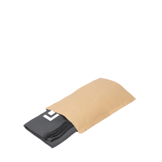 Serviette légère en microfibre RPET avec bord surjeté 200 g/m²