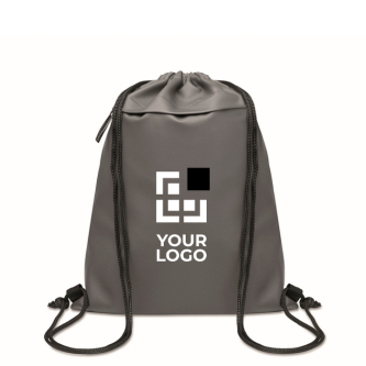 Sac à dos à cordons en RPET et PU avec une poche avant
