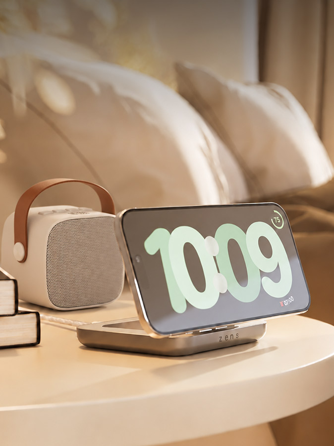Support de recharge sans fil pour téléphone à côté d’une batterie externe portable