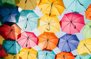 parapluies colorés